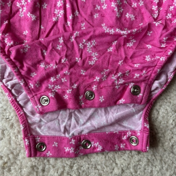 Posh Peanut Pink Ruffle Bubble Romper size 2T - Picture 4 of 9